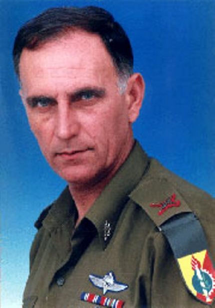 תמונה של מרץ 1998- מפקד חדש לחיל החימוש  - תא"ל שלום קורן  2000 - 1998 